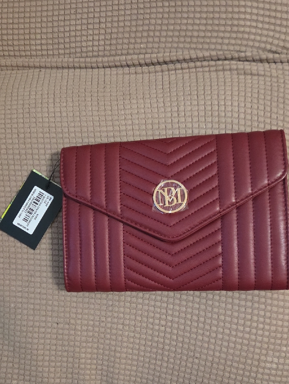 NWT Badgley Mischka Quilting Center Crossbody/Clutch in Wine